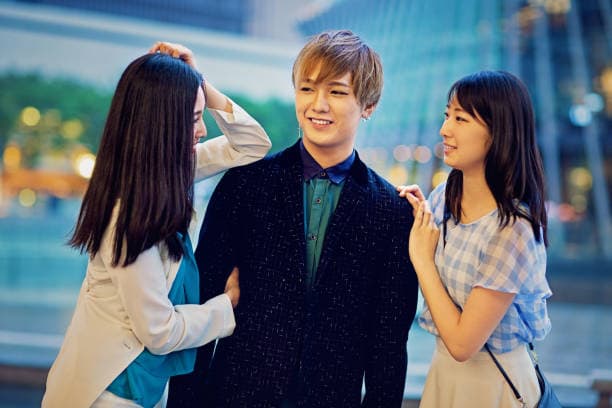 日本の主要なシュガーデーティングサイトでグラビアの魅力を発見する